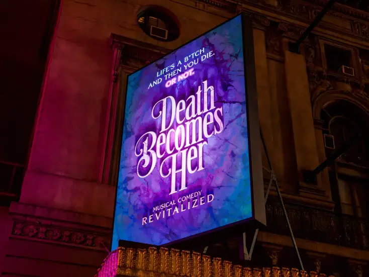 DEATH BECOMES HER Reviews